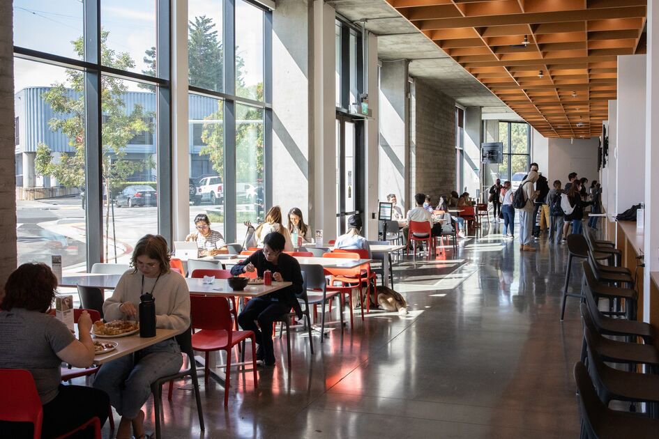 Students eating at Makers Cafe.