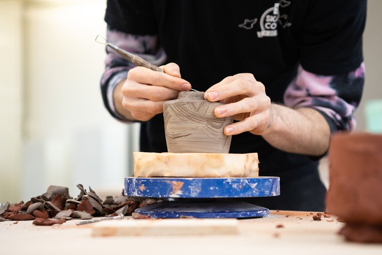 Ceramics student Eric Roennecke