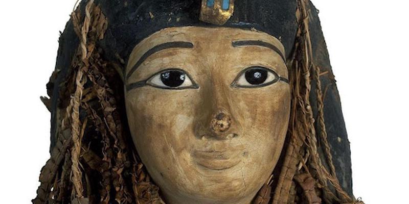 Digital Unwrapping of Pharaoh's Mummy Reveals Curly Hair, Amulets, and Jewelry