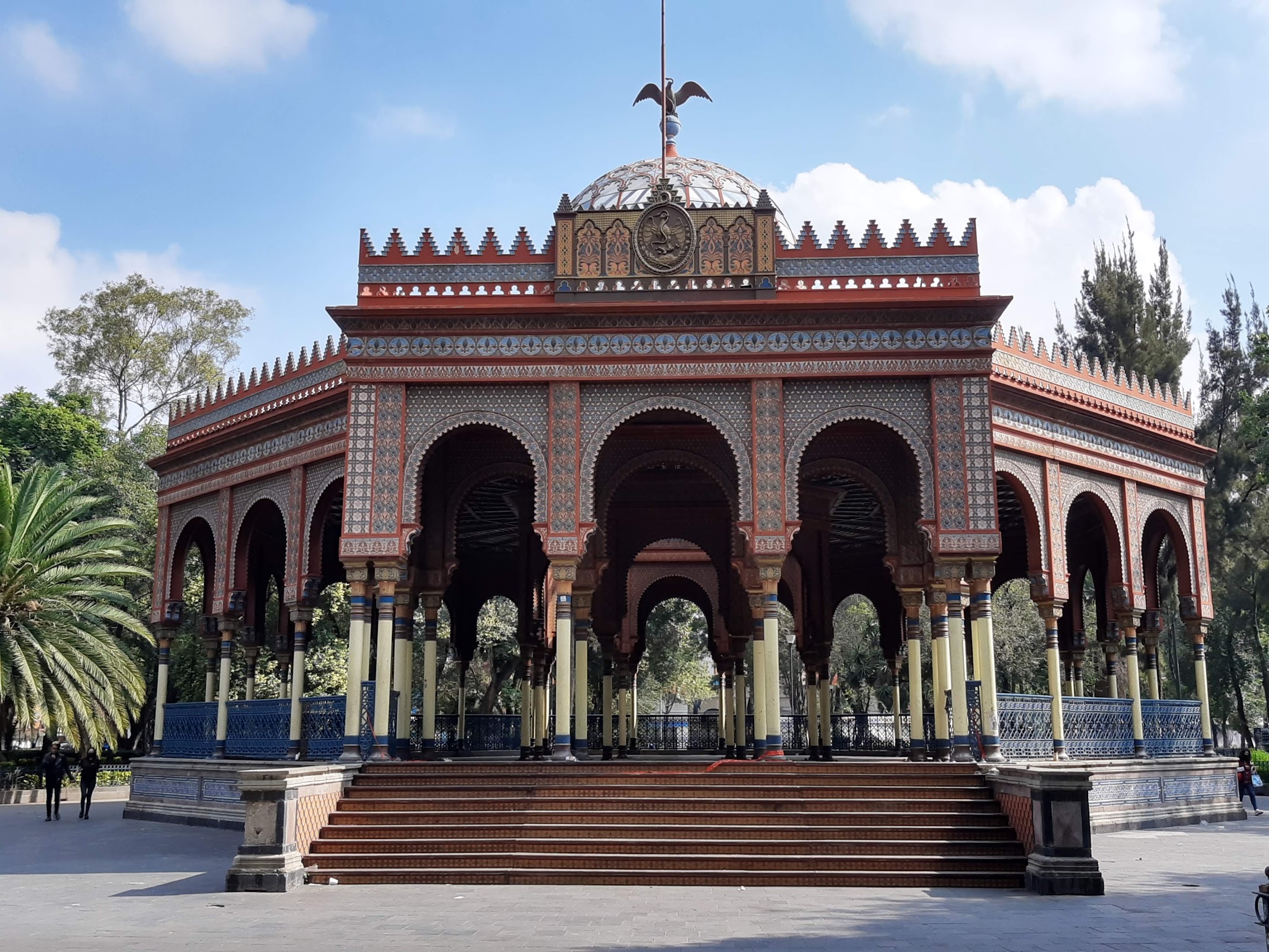 Alameda de Santa María La Ribera y Kiosco Morisco