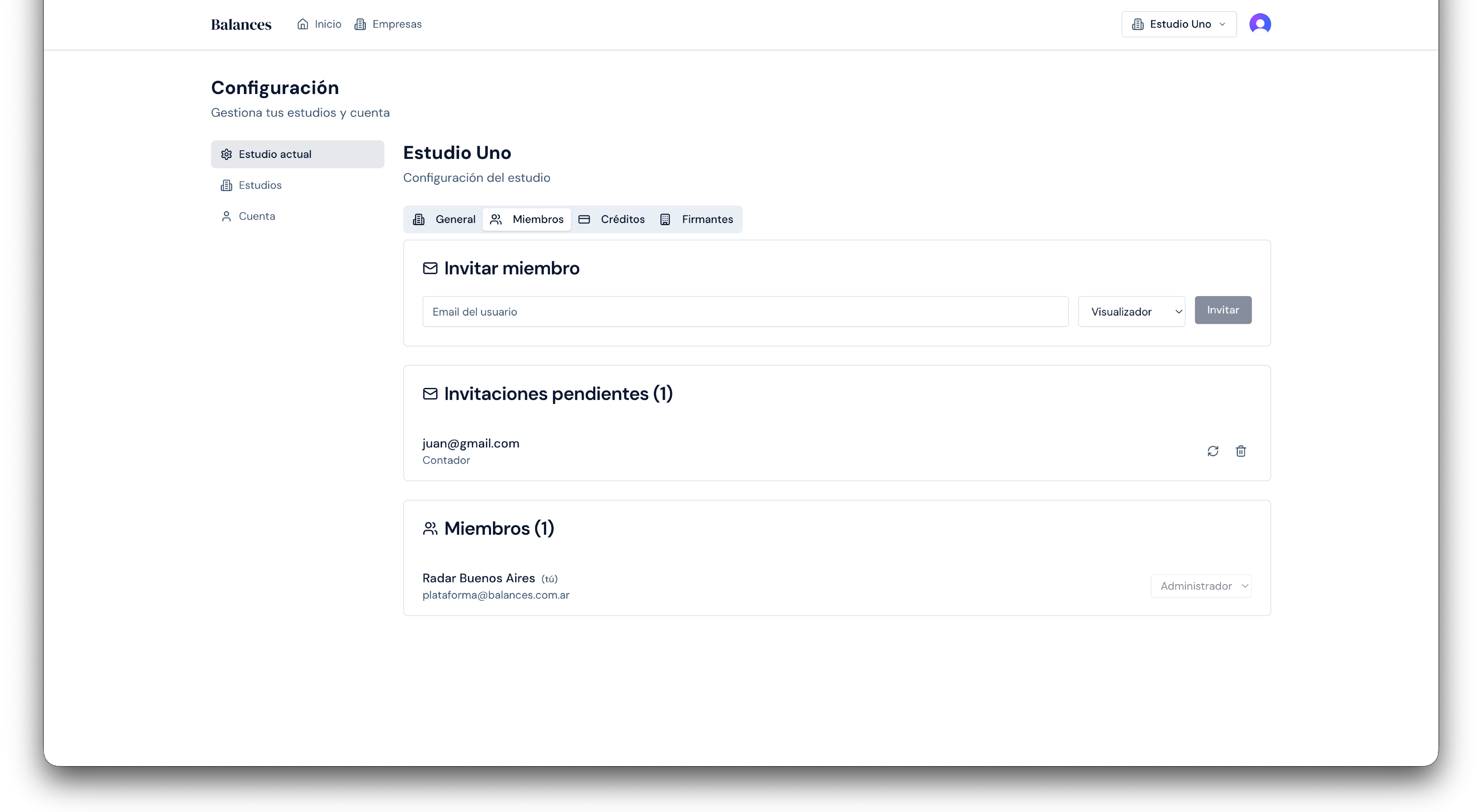 Pestaña Miembros con invitaciones y lista de miembros