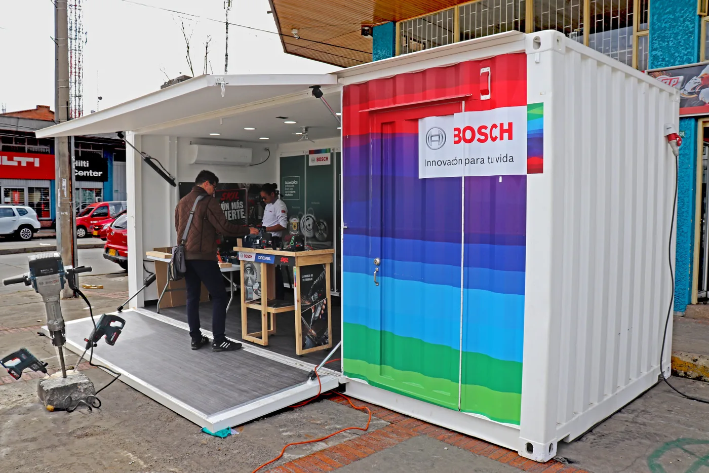 Showroom en Contenedor de 20 pies para Bosch
