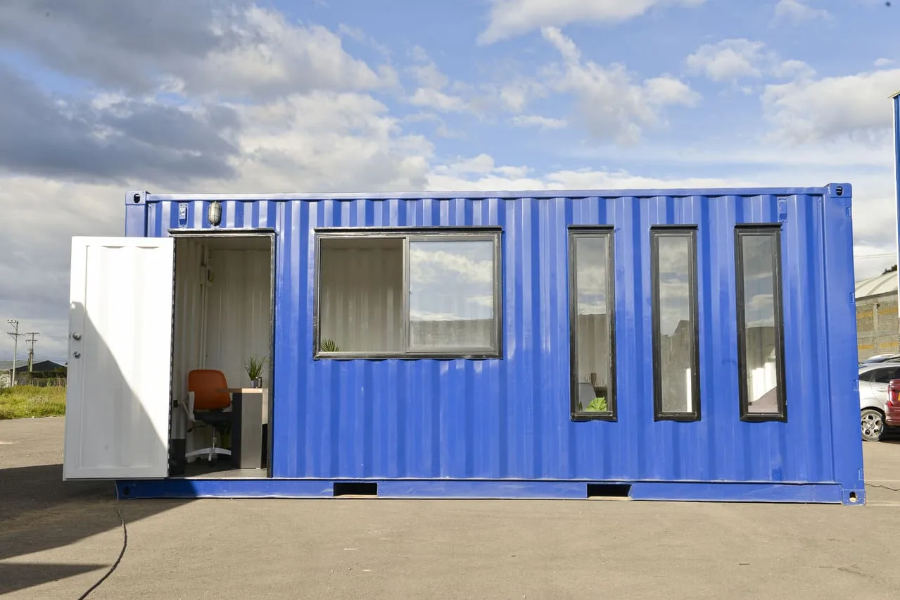 Diseño de oficinas y espacios comerciales con contenedores