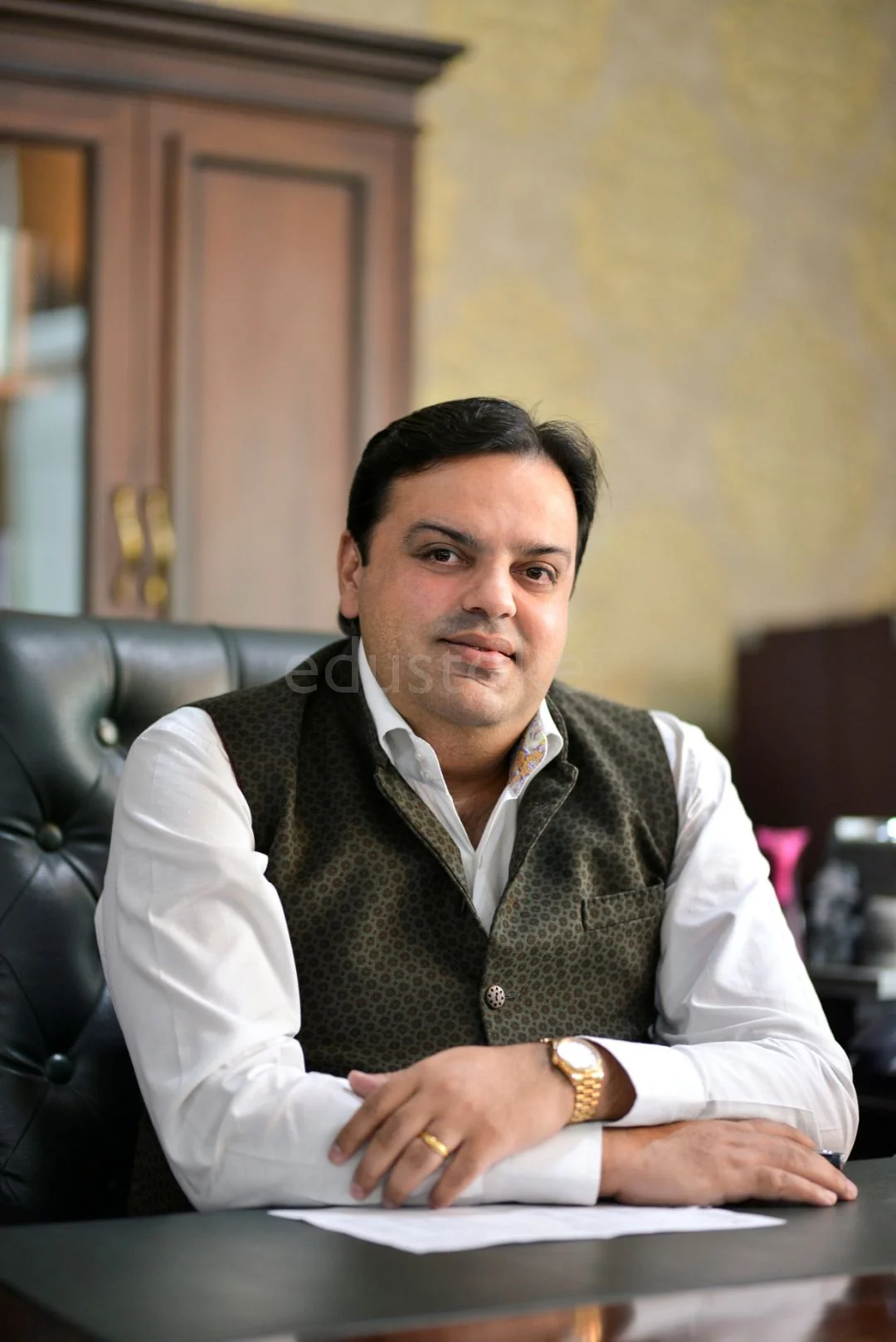 Correspondent profile