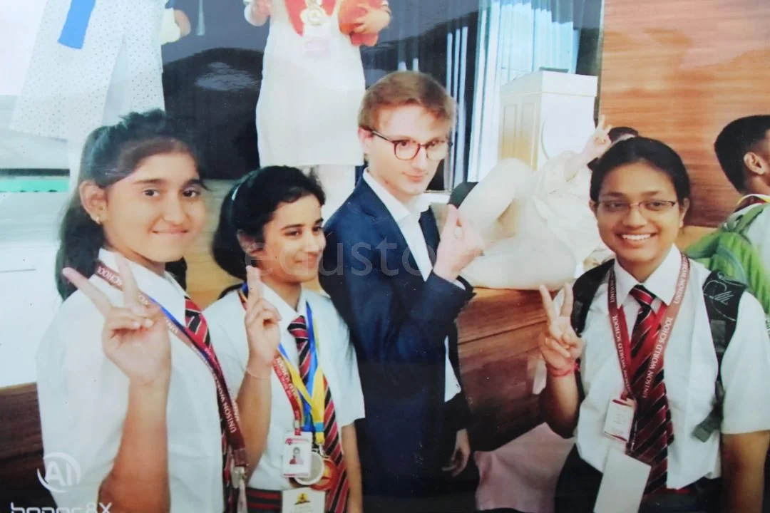 Correspondent profile