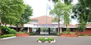 Sri Rajeshwari Vidyaniketan CBSE School logo