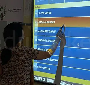 Pioneer Montessori School logo