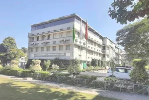 AMMAR BAUGH-E-NOUNIHAL HIGHER SECONDARY SCHOOL logo