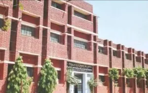 C L BHALLA DAV SENIOR SECONDARY SCHOOL logo