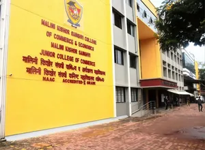 Malini Kishore Sanghvi College of Commerce and Economics, JVPD Scheme,Juhu, Mumbai