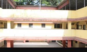 P E S Central School logo