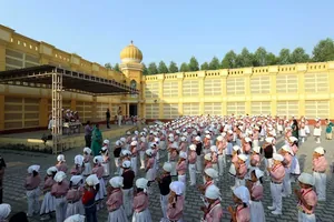 Shri Guru Ravi Dass Public School logo