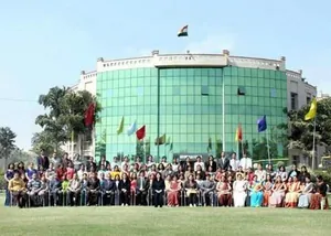 South Point World School logo