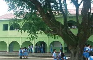 Chow Nanda Memorial School logo