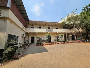 Sri Vijnana Vihara English Medium School logo