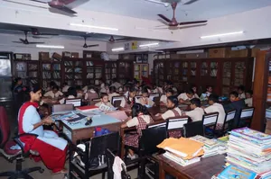 Shri Gauridutt Mittal Vidyalaya Junior College logo