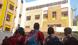 DANIEL THOMAS MATRICULATION HIGHER SECONDARY SCHOOL logo