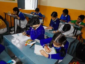 Sant Shri NandLal Saraswati Vidya Mandir School logo