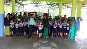 Hira Public School logo