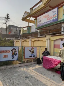 Hello Kids School logo