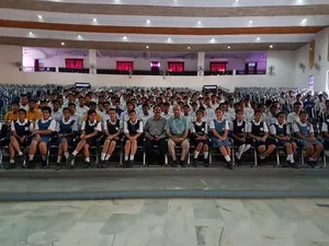 Huddard High School logo