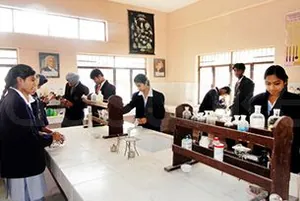 Shri Guru Ram Rai Public School logo