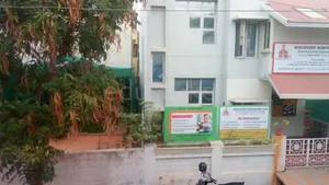 DISCOVERY MONTESSORI USA logo