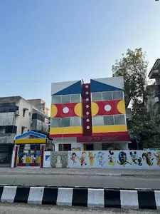 TIP TOP CONVENT logo