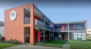 Hugs and Cuddles logo