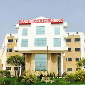 Grads International School logo