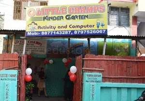 Little Champs School logo