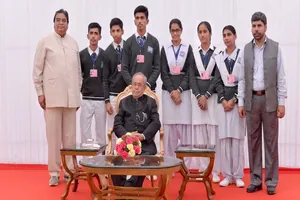 B.S. SENIOR SECONDARY SCHOOL logo