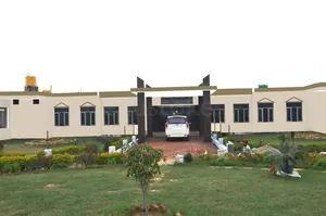 St.Xavier&apos;s International School logo