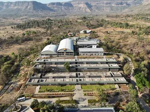 Vijaybhoomi Junior College logo