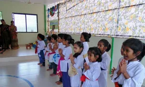 Blooming Buds Montessori House of Children V V Mohalla logo