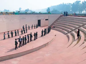 Delhi World Public School logo