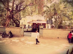 BP INDIAN PUBLIC  SCHOOL logo