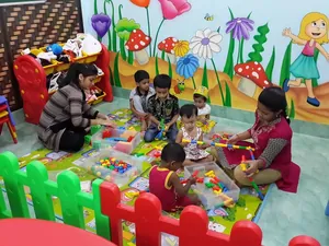 Buzzy Bee Preschool logo