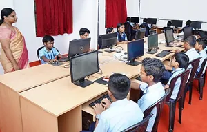 Stella Maris Convent School logo