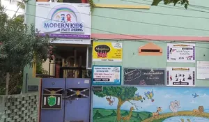 Modern Kids Play School logo