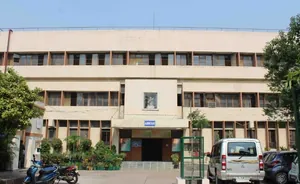 COMMERCIAL SENIOR SECONDARY SCHOOL logo