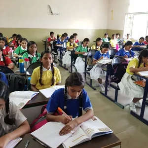 Davara International School logo