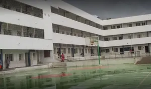 Sri P Mallaiyan Matriculation Higher Secondary School logo