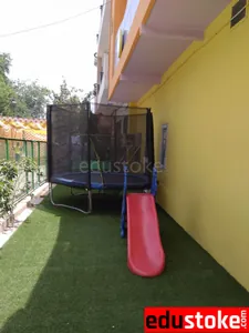 DISNEYY DEN LITTLE ANGELS logo