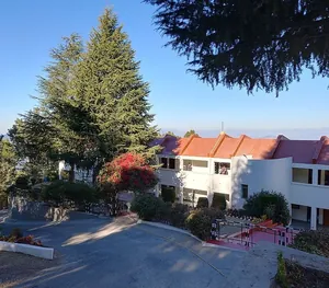 G. D. Birla Memorial School logo