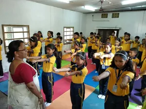 Icon English School logo