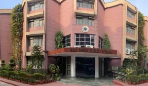 RED ROSES PUBLIC SCHOOL logo