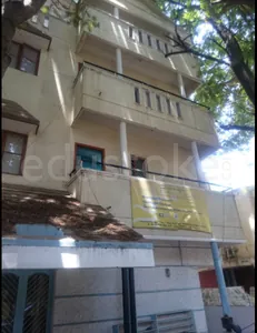 GEETHANJALI MONTESSORI logo