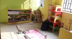 Genius Catpillars Play School logo