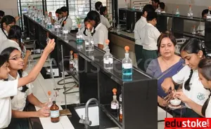 Jankidevi Public School logo